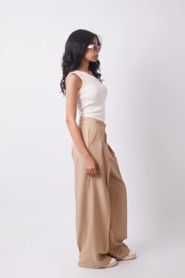 One Shoulder Hem Top white - Topella - Image 2